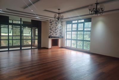 6 Bed Townhouse with En Suite in Nyari