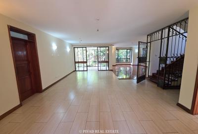 5 Bed Townhouse with Swimming Pool in Runda