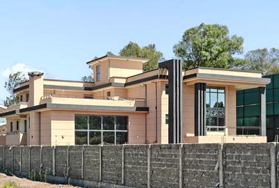 10 Bed House with En Suite in Karen