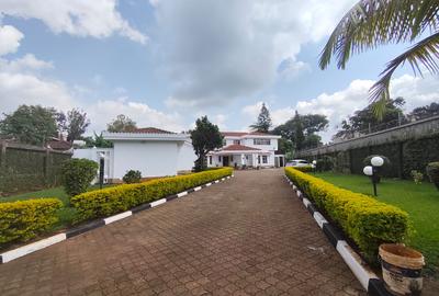 5 Bed House with Swimming Pool in Runda
