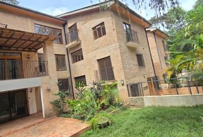 5 Bed Townhouse with En Suite at Lavington Green