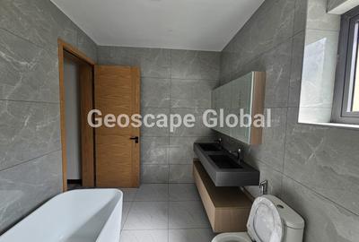 6 Bed Townhouse with En Suite in Lavington - 4