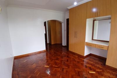 4 Bed House with En Suite in Karen