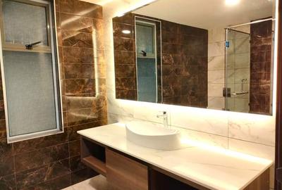 3 Bed Apartment with En Suite in Brookside - 2