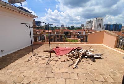 3 Bed Apartment with En Suite in Riverside