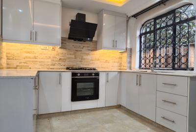 4 Bed Townhouse with En Suite at Njumbi Rd