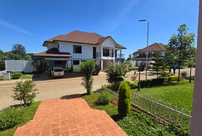 5 Bed House with En Suite at Paradise Lost Road - 2