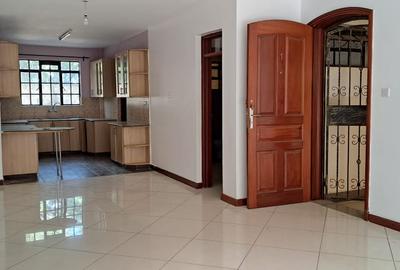 2 Bed Apartment with En Suite in Lavington