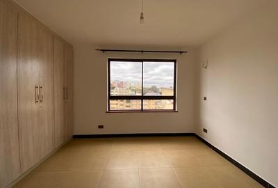 Serviced 3 Bed Apartment with En Suite in Parklands