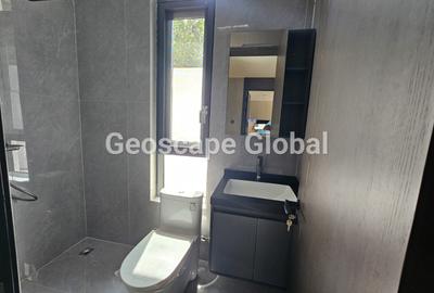 5 Bed Townhouse with En Suite in Lavington - 3