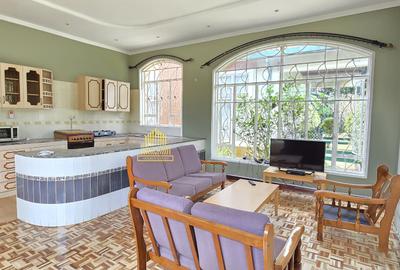 2 Bed House with Garden in Lavington