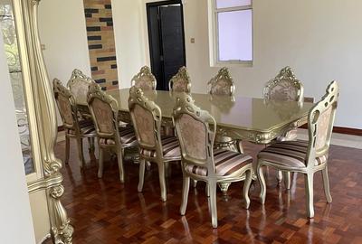 5 Bed House with En Suite in Ridgeways - 3