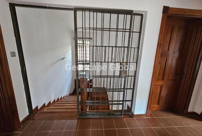 4 Bed Townhouse with En Suite in Spring Valley - 3