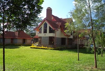 5 Bed House with En Suite at Mimosa Drive - 4