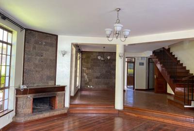 4 Bed Townhouse with En Suite in Lavington - 2