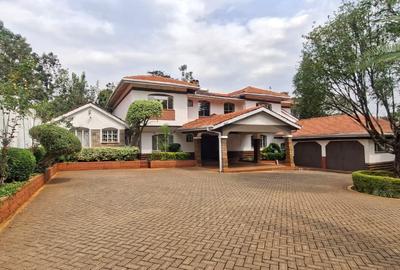 4 Bed House with En Suite in Rosslyn