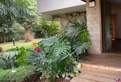 4 Bed House with En Suite in Runda