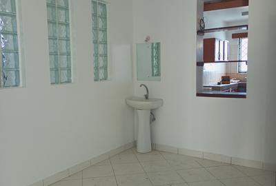 3 Bed Apartment with En Suite in Nyali Area - 4