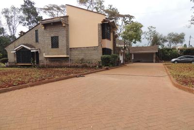 4 Bed House with En Suite at Garden Drive