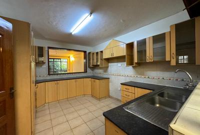 5 Bed Townhouse with En Suite in Lavington