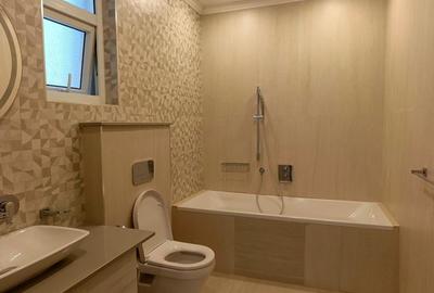 3 Bed Apartment with En Suite in Parklands