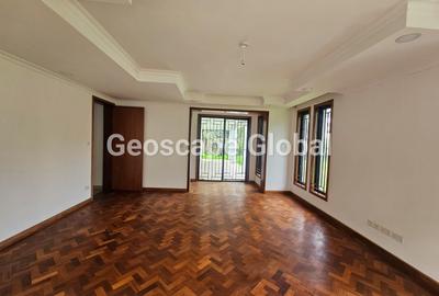 5 Bed House with En Suite in Lavington - 3