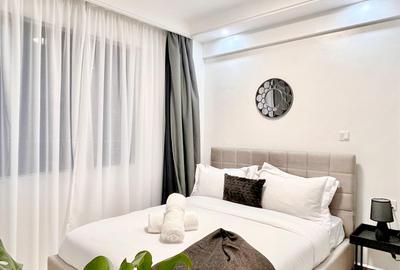 Serviced 2 Bed Apartment with En Suite at Riverside Drive - 4