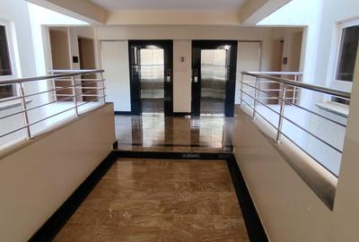 3 Bed Apartment with En Suite in Riverside