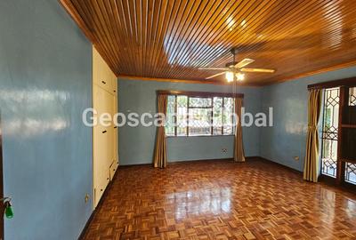 5 Bed House with En Suite in Runda - 3