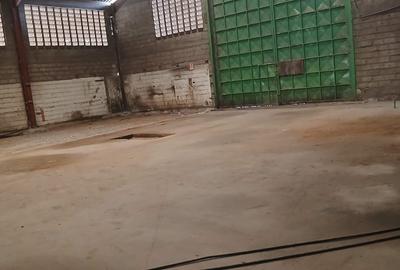 16,000 ft² Warehouse in Industrial Area - 4