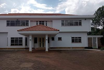 5 Bed House with En Suite at Runda