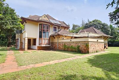 5 Bed House with En Suite in Runda