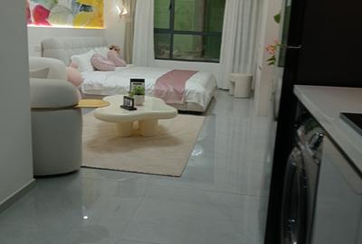 Studio Apartment with Swimming Pool at Wood Avenue - 3