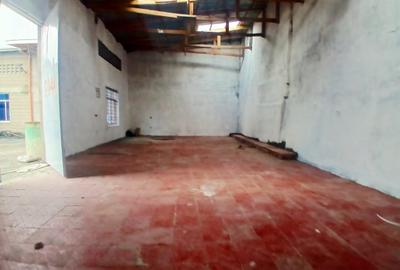 2,500 ft² Warehouse with Backup Generator in Industrial Area