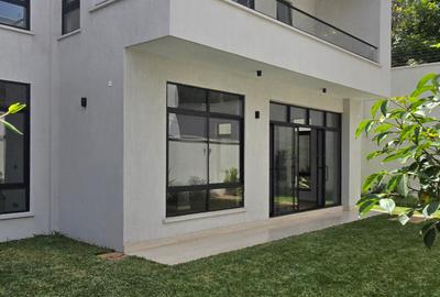 5 Bed Townhouse with En Suite at Lavington Green - 3