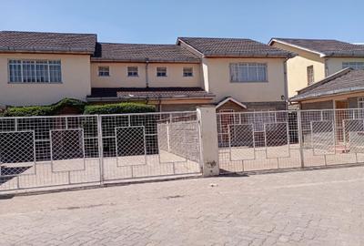 4 Bed House with En Suite in Syokimau