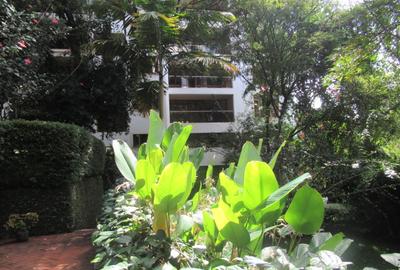 4 Bed Apartment with En Suite at Riverside