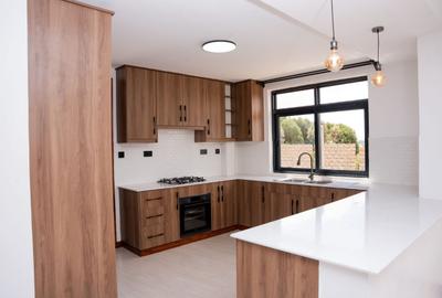 4 Bed Villa with En Suite in Naivasha