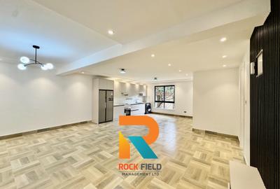 1 Bed Apartment with En Suite in Brookside - 3