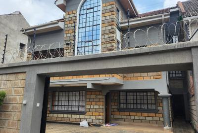 5 Bed Townhouse with En Suite in Langata