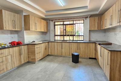 7 Bed Townhouse with En Suite in Karen - 3