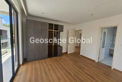 5 Bed Townhouse with En Suite in Lavington - 3