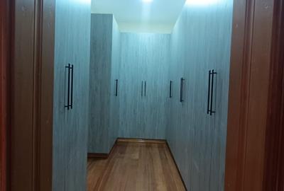 5 Bed Apartment with En Suite in Thigiri