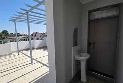 4 Bed Townhouse with En Suite in Ruiru - 2