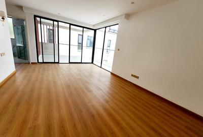 5 Bed House with En Suite at Lavington