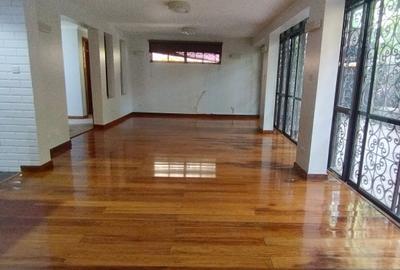 5 Bed Townhouse with En Suite in Lavington - 2