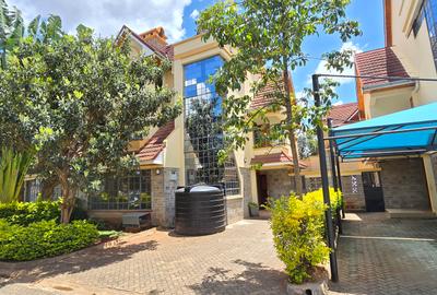 5 Bed Townhouse with En Suite at Lavington