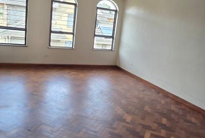 5 Bed Townhouse with En Suite at Lavington Green - 4