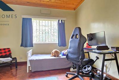 6 Bed Townhouse with En Suite at Lavington