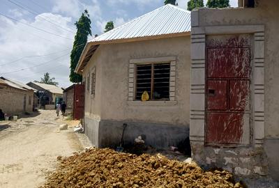 10 Bed House with Borehole at Bamburi